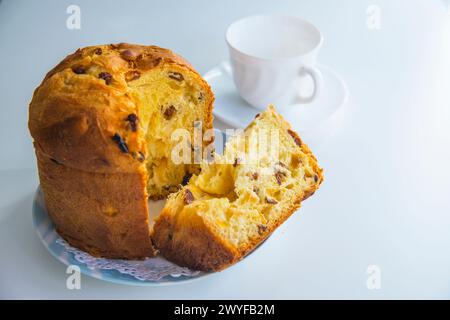 Il Panettone, dolce tipico del Natale in Italia. Foto Stock