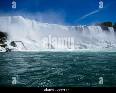 Cascate di Niagara, New York, Stati Uniti, prelevate dalla barca, nebbia. Foto Stock