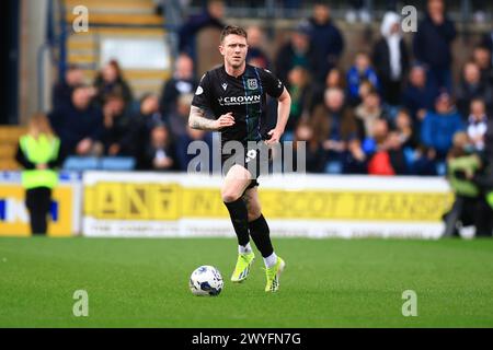 6 aprile 2024; Dens Park, Dundee, Scozia: Scottish Premiership Football, Dundee contro Motherwell; Jordan McGhee di Dundee Foto Stock