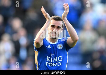 Harry Winks di Leicester City celebra la vittoria durante la partita del Campionato Sky Bet tra Leicester City e Birmingham City al King Power Stadium di Leicester, sabato 6 aprile 2024. (Foto: Jon Hobley | mi News) crediti: MI News & Sport /Alamy Live News Foto Stock