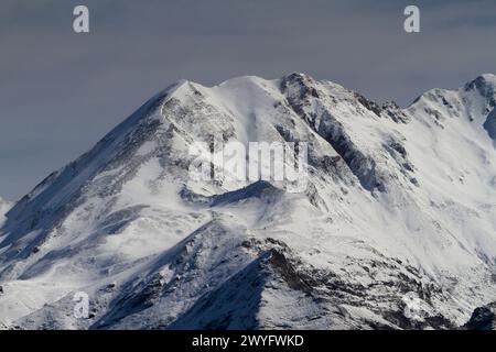 Montagne a Luz Ardiden, Luz-Saint-Sauveur, Parco Nazionale dei Pirenei, Hauts Pyrenees, Francia Foto Stock