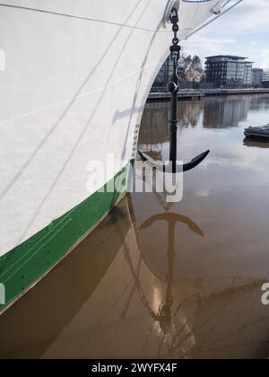 Ancora di un vecchio veliero di nome Suomen Joutsen, Turku, Finlandia Foto Stock