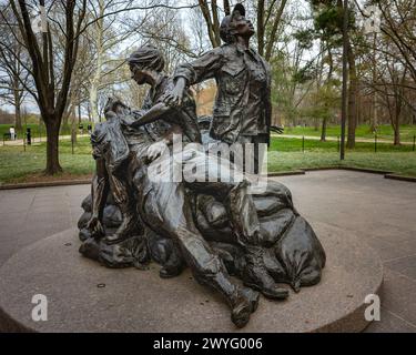 Washington DC - US - 22 marzo 2024 il monumento in bronzo alle donne del Vietnam progettato da Glenna Goodacre, un monumento dedicato alle infermiere e alle donne del Vietnam Foto Stock