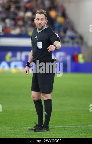 Linz, Austria. 6 aprile 2024. LINZ, AUSTRIA - 6 APRILE: Arbitro Julian Weinberger durante l'Admiral Bundesliga match tra FC Blau Weiss Linz e RZ Pellets Wolfsberger AC all'Hofmann Personal Stadion il 6 aprile 2024 a Linz, Austria .240406 SEPA 07 057 - 20240406 PD12739 credito: APA-PictureDesk/Alamy Live News Foto Stock