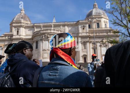 Roma, Italia. 6 aprile 2024. Sit-in in Piazza Esquilino a Roma in occasione della mobilitazione internazionale per la fine del genocidio nella parte orientale della Repubblica Democratica del Congo (foto di Matteo Nardone/Pacific Press) crediti: Pacific Press Media Production Corp./Alamy Live News Foto Stock