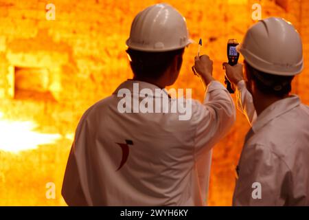 Test di temperatura, resistenza al fuoco, Centro di ricerca tecnologica, Tecnalia Construction, CIDEMCO-Tecnalia Research & Innovation, sviluppo di nuovi prodotti e soluzioni innovative attraverso la ricerca e l'innovazione in diversi settori di attività quali materiali e chimica sostenibile, efficienza energetica degli edifici, riabilitazione e sicurezza, Azpeitia, Gipuzkoa, Euskadi, Spagna. Foto Stock
