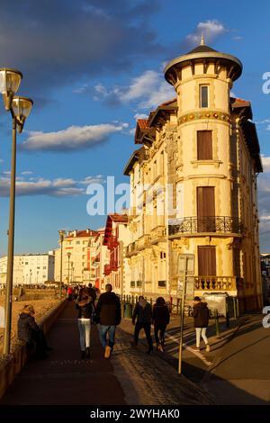 Promenade Jacques Thibaud, Saint-Jean-de-Luz, dipartimento Pyrénées-Atlantiques, regione Aquitania, Francia, Europa. Foto Stock