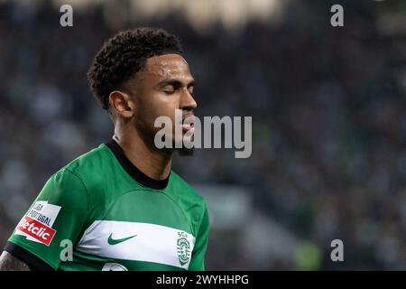 6 aprile 2024. Lisbona, Portogallo. L'attaccante dello Sporting dall'Inghilterra Marcus Edwards (10) in azione durante la partita del Matchday 28 di Liga Portugal Betclic, Sporting CP vs SL Benfica Credit: Alexandre de Sousa/Alamy Live News Foto Stock
