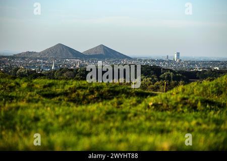 Il cumulo più alto della Francia - il cumulo di gemelli a Loos-en-Gohelle | Les Plus hauts terrils de France à Loos-en-Gohelle Foto Stock