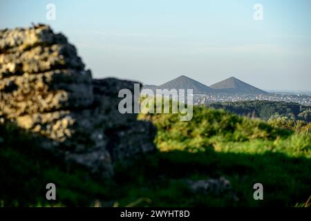 Il cumulo più alto della Francia - il cumulo di gemelli a Loos-en-Gohelle | Les Plus hauts terrils de France à Loos-en-Gohelle Foto Stock