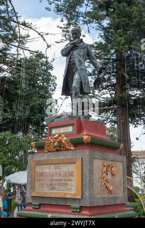 Colombia, quartiere di Cauca, quartiere storico, Parco Caldas, statua di Francisco Jose de Caldas Foto Stock