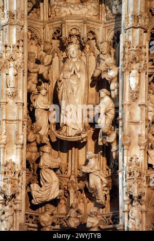 Francia, Ain, Bourg en Bresse, Monastero reale di Brou restaurato nel 2018, la chiesa di San Nicola di Tolentino capolavoro del gotico fiammeggiante, la cappella di Margherita, la pala d'altare delle sette gioie della Vergine Foto Stock