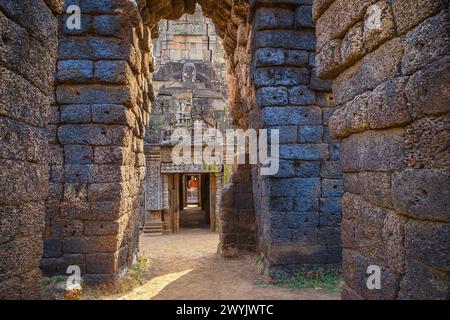 Cambogia, Kampong Cham, il tempio buddista Angkorian VAT Nokor (o Nokor Bachey) costruito nell'XI secolo Foto Stock