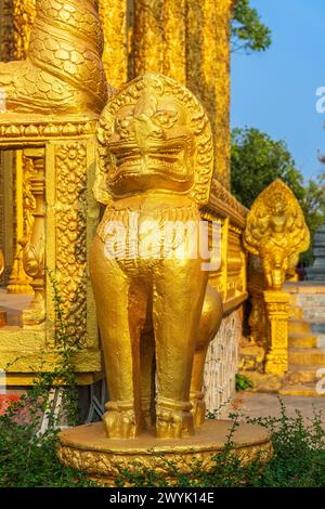 Cambogia, provincia di Kampot, Kampot, Traeuy Kaoh o Fish Island, pagoda Treuy Koh Foto Stock