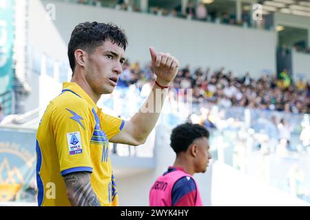 Frosinone, Italia. 7 aprile 2024. Matias Soule' del Frosinone calcio gesta durante la partita di serie A TIM tra il Frosinone calcio e il Bologna FC allo Stadio Benito stirpe il 7 aprile 2024 a Frosinone, in Italia. Crediti: Giuseppe Maffia/Alamy Live News Foto Stock