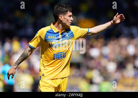 Frosinone, Italia. 7 aprile 2024. Matias Soule' del Frosinone calcio gesta durante la partita di serie A TIM tra il Frosinone calcio e il Bologna FC allo Stadio Benito stirpe il 7 aprile 2024 a Frosinone, in Italia. Crediti: Giuseppe Maffia/Alamy Live News Foto Stock