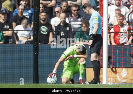 Rotterdam, Paesi Bassi. 7 aprile 2024. ROTTERDAM, Stadium de Kuip, 07-04-2024, stagione 2023/2024, Eredivisie olandese partita tra Feyenoord e Ajax. Portiere AJAX Geronimo rulli credito: Pro Shots/Alamy Live News Foto Stock