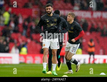 Manchester, Regno Unito. 7 aprile 2024. Bruno Fernandes del Manchester United durante il riscaldamento durante la partita di Premier League all'Old Trafford, Manchester. Il credito per immagini dovrebbe essere: Andrew Yates/Sportimage Credit: Sportimage Ltd/Alamy Live News Foto Stock