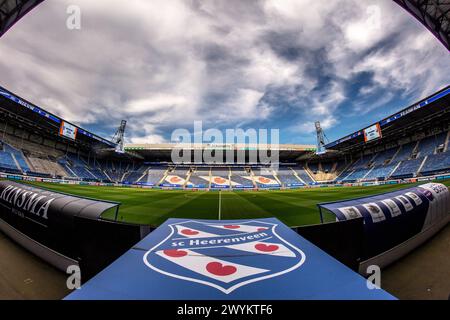 Heerenveen, Paesi Bassi. 7 aprile 2024. HEERENVEEN, PAESI BASSI - 7 APRILE: Vista generale dello stadio durante la partita olandese Eredivisie tra l'Heerenveen e l'Utrecht all'Abe Lenstra Stadion il 7 aprile 2024 a Heerenveen, Paesi Bassi. (Foto di Pieter van der Woude/Orange Pictures) credito: Orange Pics BV/Alamy Live News Foto Stock