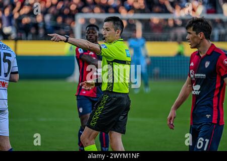 Cagliari, Italia. 7 aprile 2024. Arbitro Antonio Rapuano durante la partita di calcio di serie A tra Cagliari calcio e Atalanta all'Unipol Domus di Cagliari, Sardegna - domenica 7 aprile 2024. Sport - calcio (foto di Gianluca Zuddas/Lapresse) credito: LaPresse/Alamy Live News Foto Stock