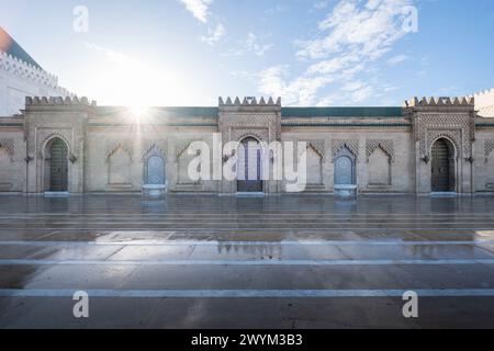 Alba al Mausoleo di Mohammed V. è una tomba reale situata a Rabat, la capitale del Marocco. Il mausoleo ospita la tomba di re Mohammed V. Foto Stock