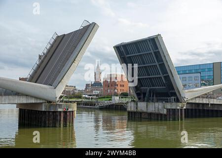 Ponte levatoio, Ponte della Battaglia di Texel, Pont de la Bataille du Texel, porto, Dunkerque, Département Nord, Francia Foto Stock