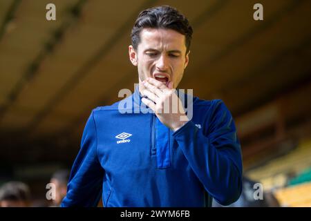 Lewis Travis di Ipswich Town viene visto prima del match per il titolo Sky Bet tra Norwich City e Ipswich Town a Carrow Road, Norwich, sabato 6 aprile 2024. (Foto: David Watts | mi News) crediti: MI News & Sport /Alamy Live News Foto Stock