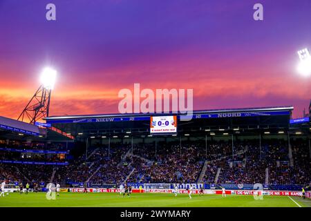 Heerenveen, Paesi Bassi. 7 aprile 2024. HEERENVEEN, 07-04-2024, Abe Lenstra stadion, Dutch football Eredivisie, stagione 2023/2024, partita tra Heerenveen - Utrecht, panoramica durante la partita crediti: Pro Shots/Alamy Live News Foto Stock