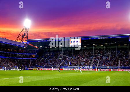 Heerenveen, Paesi Bassi. 7 aprile 2024. HEERENVEEN, 07-04-2024, Abe Lenstra stadion, Dutch football Eredivisie, stagione 2023/2024, partita tra Heerenveen - Utrecht, panoramica durante la partita crediti: Pro Shots/Alamy Live News Foto Stock