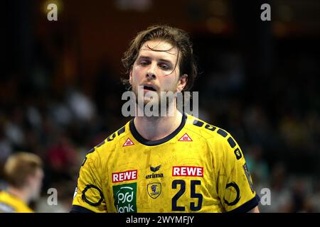 Wetzlar, Germania. 7 aprile 2024. Wetzlar, Germania, 7 aprile 2024: Olle Forsell Schefvert ( 25 Rhein-Necker-Löwen) durante la partita Liqui Moly Handball-Bundesliga tra HSG Wetzlar e Rhein-Neckar-Löwen alla Buderus-Arena di Wetzlar, GERMANIA. (Julia Kneissl/SPP) credito: SPP Sport Press Photo. /Alamy Live News Foto Stock