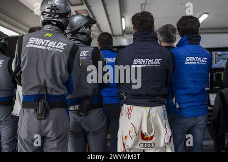 Team Sainteloc, durante la prima prova del Fanatec GT World Challenge 2024 motorizzato da AWS sul circuito Paul Ricard, dal 5 al 7 aprile 2024 a le Castellet, Francia Foto Stock