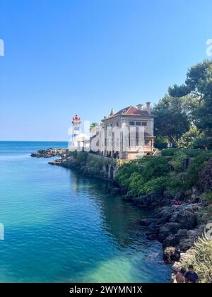 Lisbona, Portogallo, estate, steets, edifici colorati, zona di Cascais, Praia de Santa Maria, Casa museu de Santa Maria Foto Stock