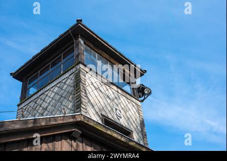 Auschwitz, Polonia, 21 marzo 2024 - posto di guardia nel campo di concentramento Foto Stock