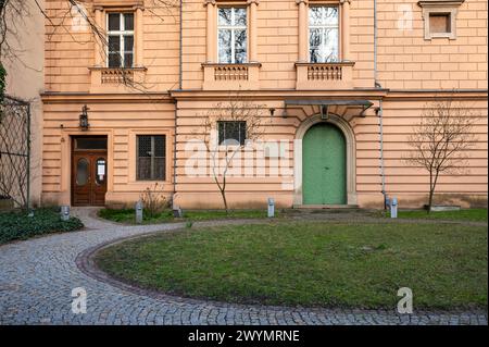 Cracovia, piccola Polonia, 19 marzo 2024 - facciata dell'Istituto di ricerca forense Foto Stock