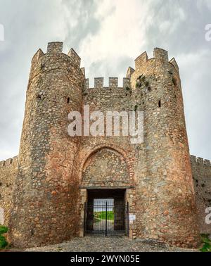 Il cancello principale della fortezza di Samuele, a Ohrid, Macedonia del Nord, costruito alla fine del 900 dal re Samuele di Bulgaria. Foto Stock