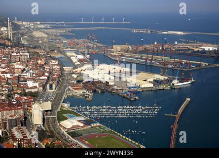 Santurtzi, Puerto de Bilbao, Biscaglia, Paesi Baschi, Spagna. Foto Stock