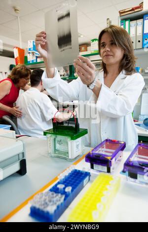 Dipartimento di Ischemia cerebrale e neurodegenerazione, IIBB - Istituto per la ricerca biomedica di Barcellona, CSIC - Consejo Superior de Investigacion Cientifica (Consiglio Nazionale spagnolo delle ricerche), Barcellona, Catalogna, Spagna. Foto Stock