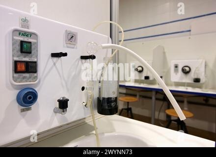 Camera con nebulizzatori per terapia inalatoria, Cestona Spa, Gipuzkoa, Paesi Baschi, Spagna. Foto Stock