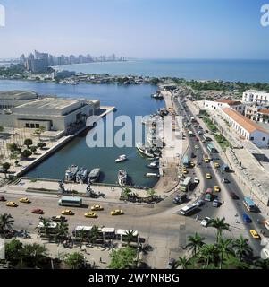 Centro convegni, molo di Los Pegasos. Bocagrande sullo sfondo. Cartagena de Indias. Colombia. Foto Stock