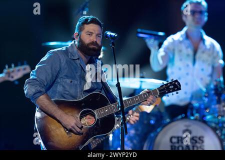 Austin, Tx, Stati Uniti. 5 aprile 2024. La cantante country pop statunitense JORDAN DAVIS si esibisce in un taping del CMT Country Crossroads con la band NEEDTOBREATHE di fronte alla University of Texas Tower il 5 aprile 2024. (Credit Image: © Bob Daemmrich/ZUMA Press Wire) SOLO PER USO EDITORIALE! Non per USO commerciale! Foto Stock