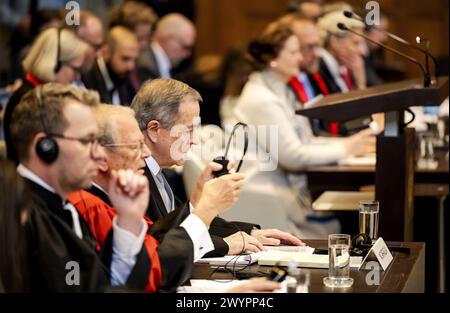 L'AIA - Ambasciatore Carlos Jose Arguello Gomez del Nicaragua nel corso di un'audizione presso la Corte internazionale di giustizia (ICJ) nel caso che il Nicaragua ha presentato contro la Germania per gli aiuti finanziari e militari che il paese europeo fornisce a Israele e per la revoca delle sovvenzioni all'organizzazione umanitaria UNRWA . Secondo il Nicaragua, la Germania sta violando la Convenzione sul genocidio del 1948 e le convenzioni di Ginevra del 1949 sulle leggi di guerra nei territori palestinesi occupati. ANP ROBIN VAN LONKHUIJSEN netherlands Out - belgio Out Foto Stock