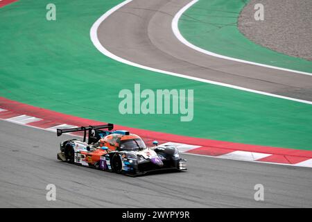 Barcellona, Spagna. 8 aprile 2024. 2° giorno - Prologo European LeMans Series Circuit De Catalunya #4 DKR ENGINEERING, LMP3, Duqueine M30 - D08 - Nissan, Alexander MATTSCHULL (DEU)/Belén GARCIA (ESP)/Wyatt BRICHACEK (USA) ( credito: Rob Gray/Alamy Live News Foto Stock