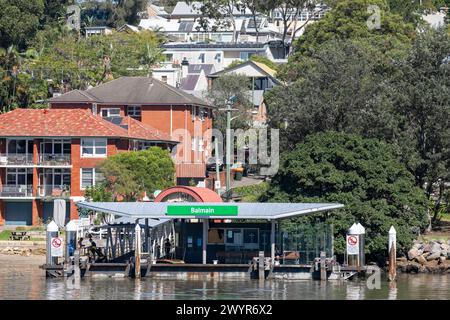 Molo dei traghetti di Balmain sulla Penisola di Balmain, conosciuto anche come molo dei traghetti di Thames Street, Sydney Harbour, NSW, Australia Foto Stock