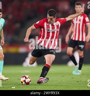 Siviglia, Spagna. 7 aprile 2024. Daniel Vivian Moreno, noto come Dani Vivian dell'Athletic Club visto in azione durante la finale di Copa del Rey 2024 tra Athletic Club e Mallorca all'Estadio la Cartuja de Sevilla. Punteggi finali: Athletic Club 1:1 Mallorca. (Penali: 4:2) credito: SOPA Images Limited/Alamy Live News Foto Stock