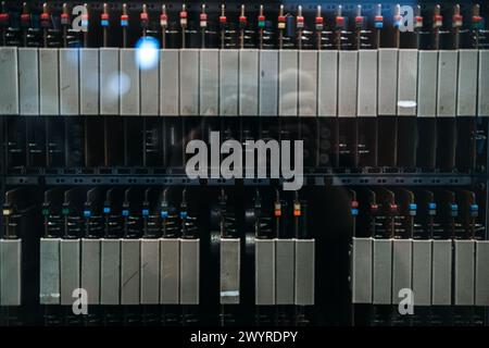Varsavia, Polonia - 19 marzo 2024. Primo piano su un centralino telefonico antico Foto Stock