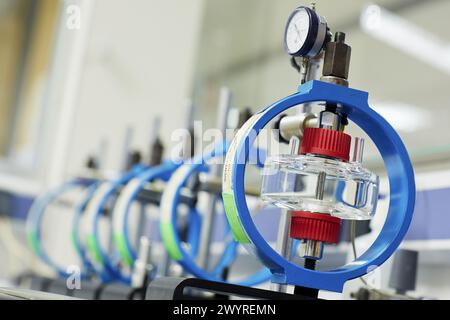 Test di fragilità. Corrosione ed elettrochimica in laboratorio. Divisione energia e ambiente. Tecnalia ricerca e innovazione. Donostia. San Sebastian. Gipuzkoa. Paesi Baschi. Spagna. Europa. Foto Stock