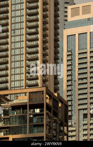 Primo piano di Apartment Buildings, Dubai, Emirati Arabi Uniti Foto Stock