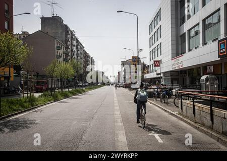 Milano, Italia. 8 aprile 2024. Investimento pedone in Viale Monza 267Milano, Italia - Cronaca Luned&#xec;, 8 aprile 2024. (Foto di Marco Ottico/Lapresse) collisione pedonale in Viale Monza 267 Milano, Italia - News lunedì 8 aprile 2024. (Foto di Marco otto/Lapresse) credito: LaPresse/Alamy Live News Foto Stock