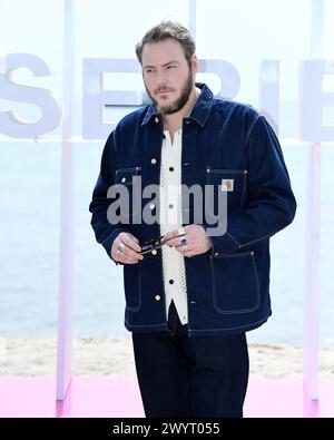 Cannes, Francia. 8 aprile 2024. Cannes - 7° Canneseries International Festival - Photocall "fiasco" - Igor Gotesman credito: Agenzia fotografica indipendente/Alamy Live News Foto Stock