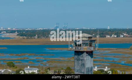 Charleston, South Carolina, Stati Uniti. 19 novembre 2023. Vista aerea del faro di Charleston su Sullivans Island, South Carolina (immagine di credito: © Walter G Arce Sr Grindstone medi/ASP) SOLO PER USO EDITORIALE! Non per USO commerciale! Foto Stock